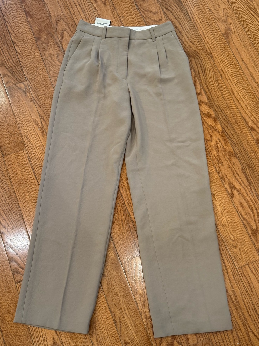 Aritzia Effortless Pant